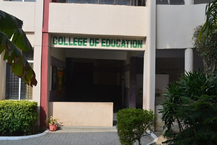 https://cache.careers360.mobi/media/colleges/social-media/media-gallery/11077/2019/2/27/Campus-View of South Point College of Education Sonipat_Campus-View.jpg